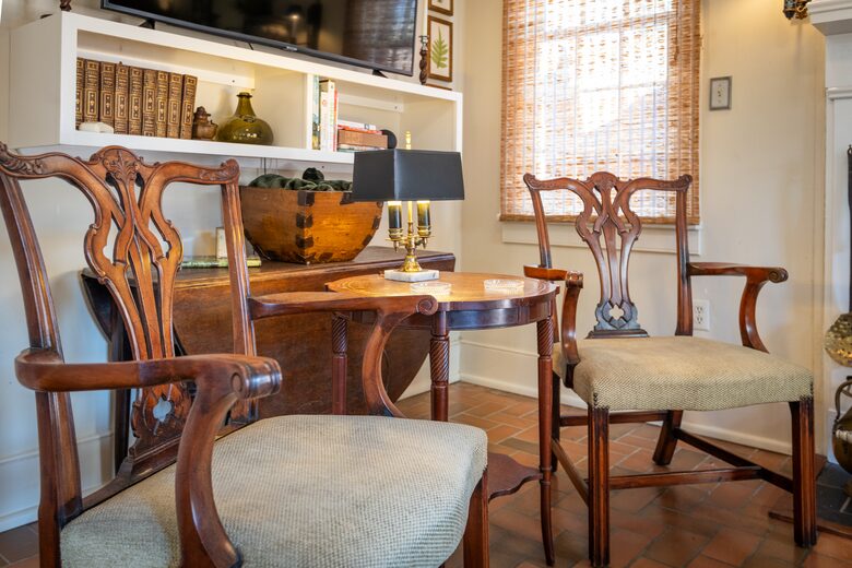 Elegant Natchez Getaway Steps from the Mississippi River - Natchez, Mississippi