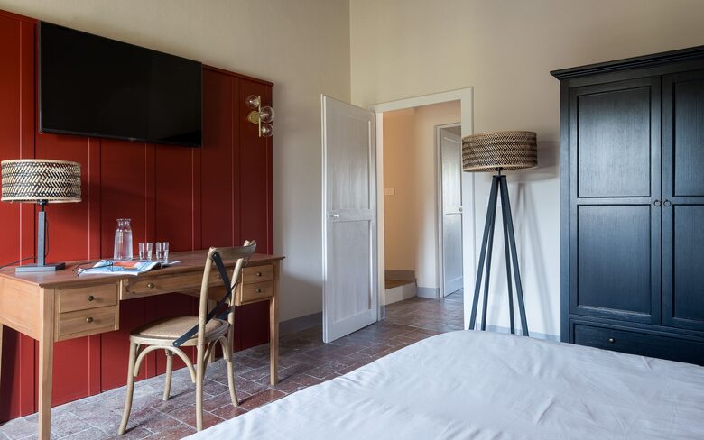 Elegant Three-Bedroom Countryside Escape at Tenuta Pratale - Barberino Tavarnelle, Italy