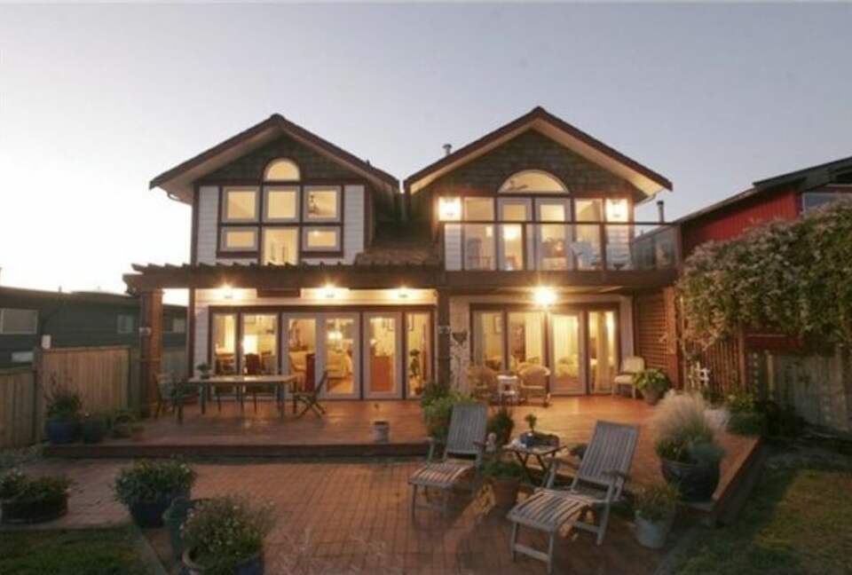 Point Roberts Designer Home on Private Beach - Point Roberts, Washington