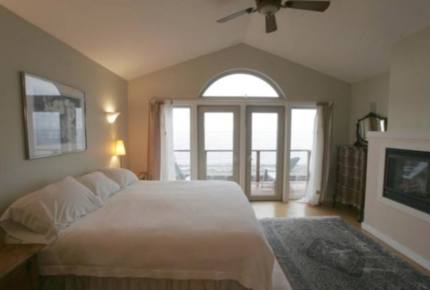 Point Roberts Designer Home on Private Beach - Point Roberts, Washington