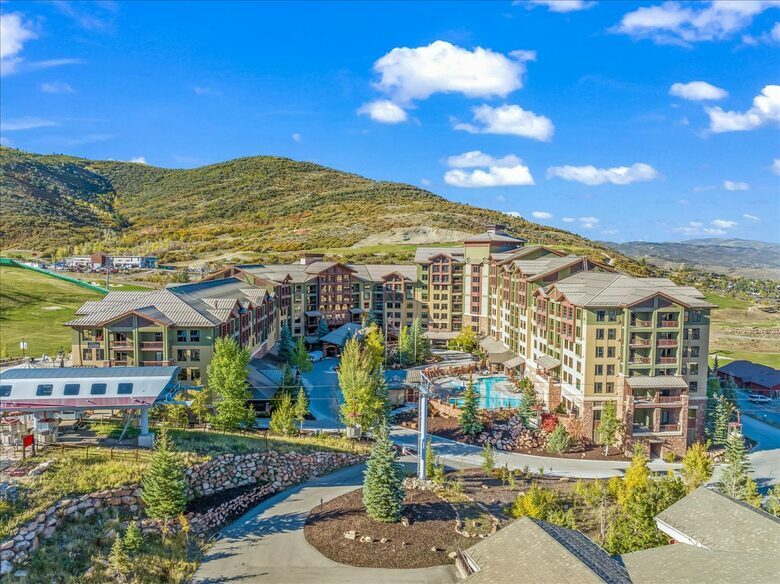 Ground-Level Condo in Park City’s Canyons Village with Panoramic Vistas - Park City, Utah