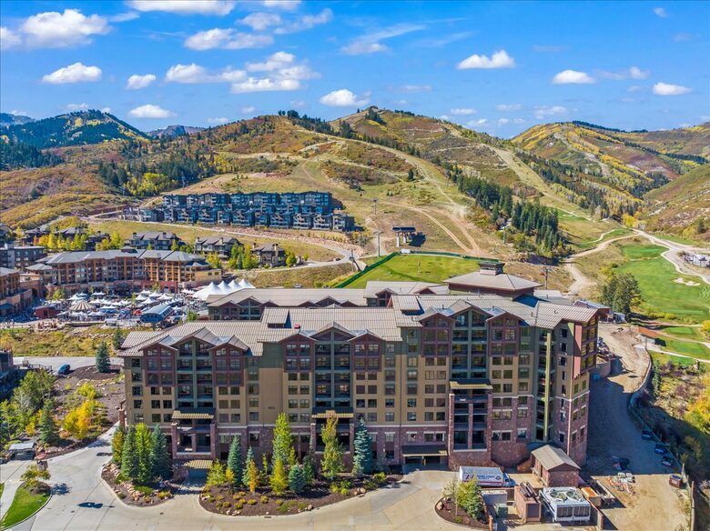 Ground-Level Condo in Park City’s Canyons Village with Panoramic Vistas - Park City, Utah