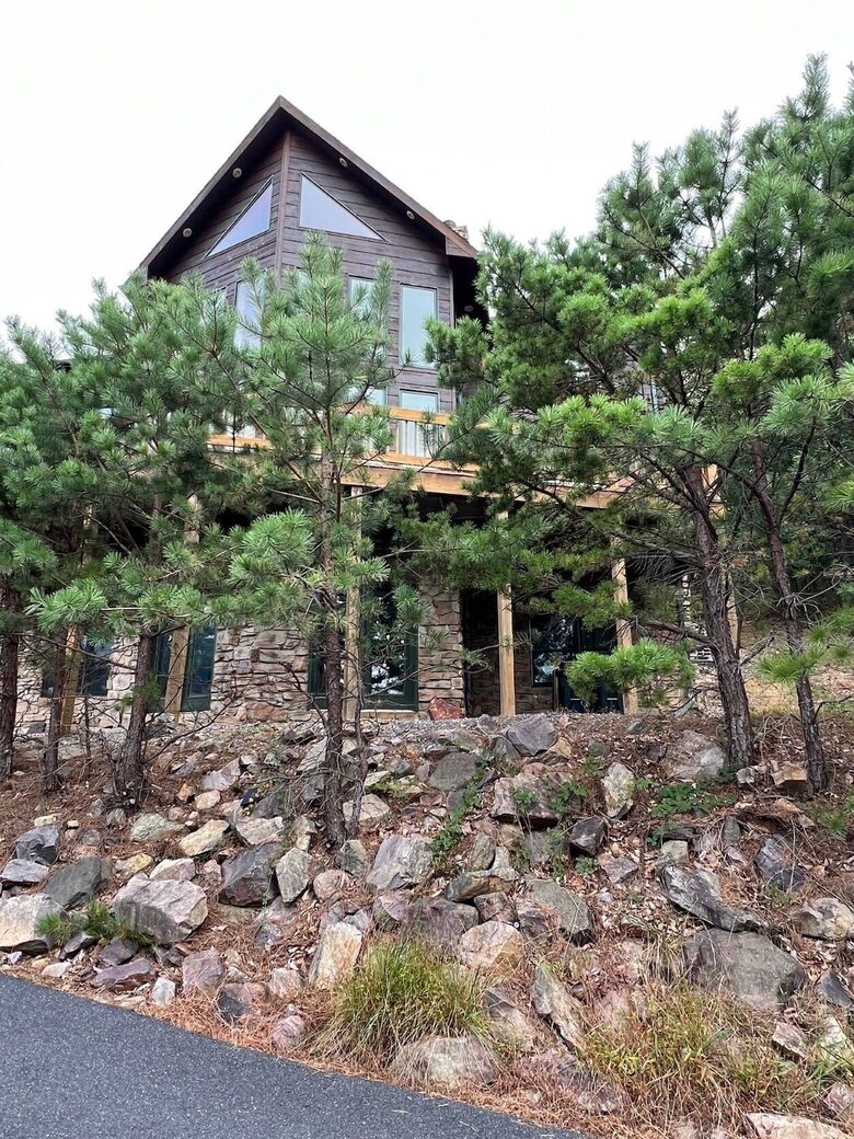 Elevated Views | Refined Massanutten Mountain Retreat - McGaheysville, Virginia