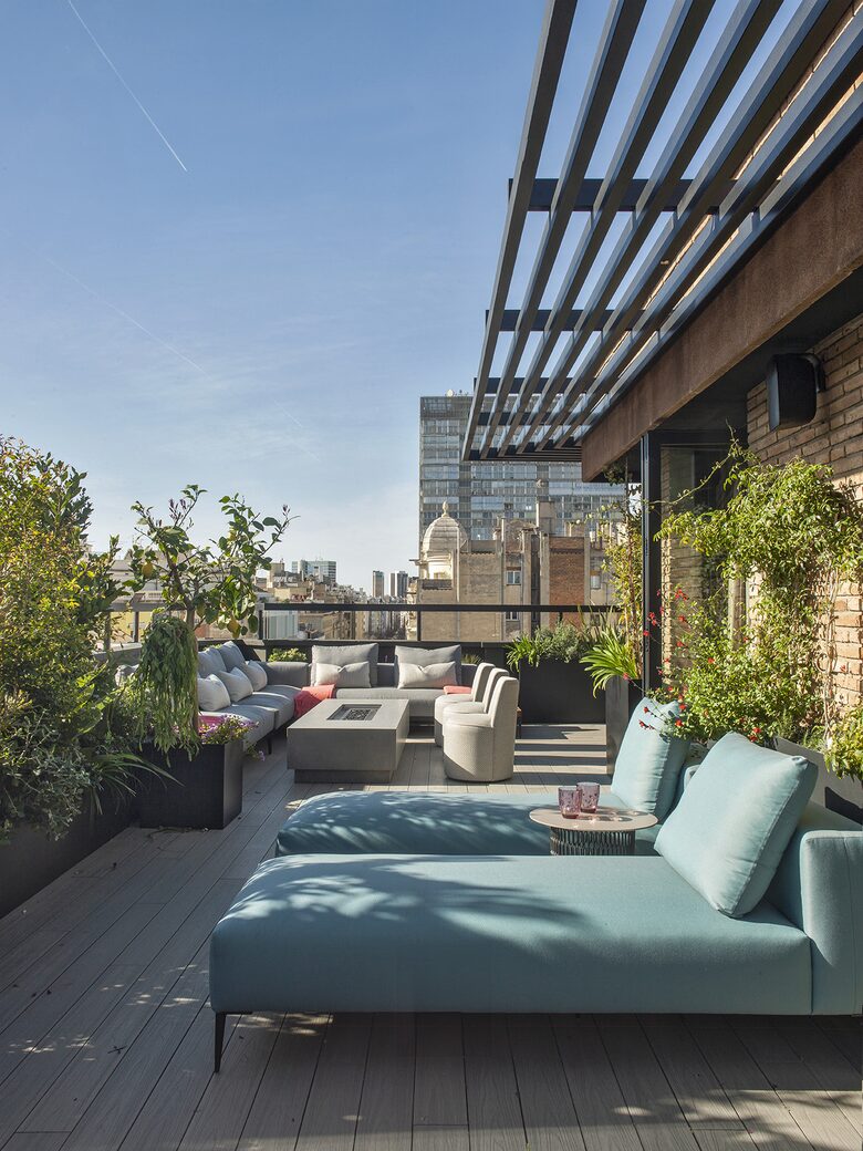 Luxury Urban Retreat Steps from Passeig de Gracia - Barcelona, Spain