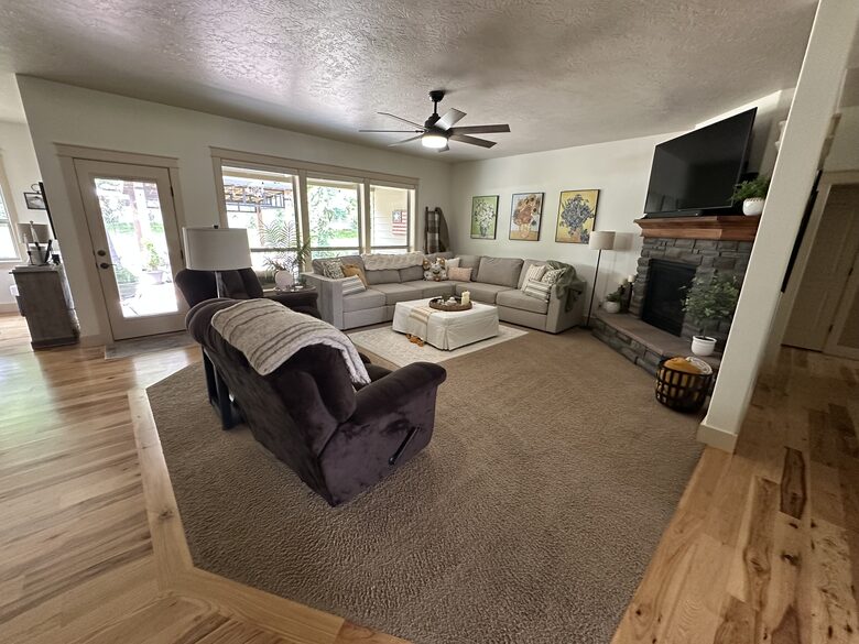 Spacious Idaho Getaway Minutes from Downtown Eagle - Eagle, Idaho