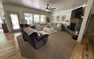 Spacious Idaho Getaway Minutes from Downtown Eagle - Eagle, Idaho