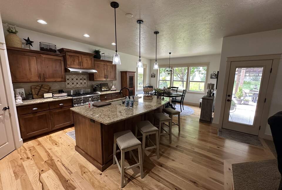 Spacious Idaho Getaway Minutes from Downtown Eagle - Eagle, Idaho