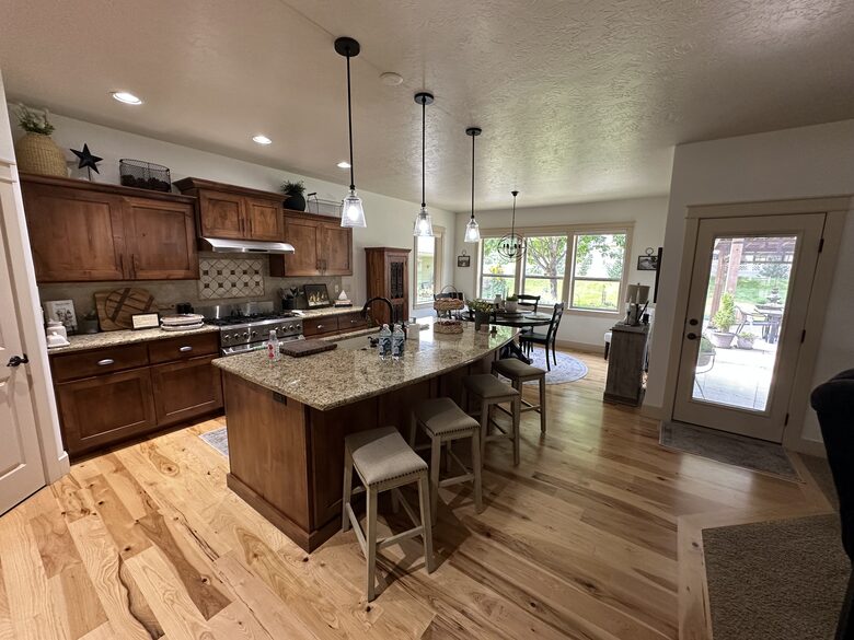 Spacious Idaho Getaway Minutes from Downtown Eagle - Eagle, Idaho
