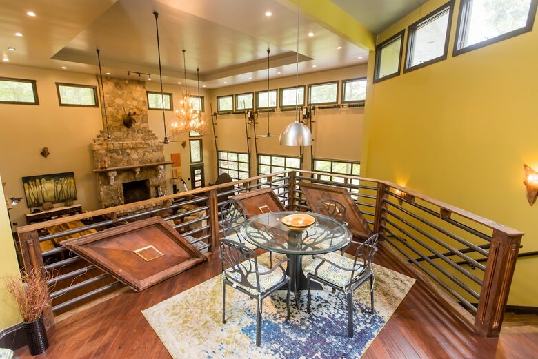 Architectural Retreat with Panoramic Views - Huddleston, Virginia