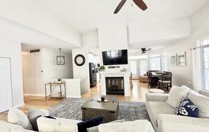 Peaceful Lake of the Ozarks Retreat with Wraparound Porch - Sunrise beach, Missouri