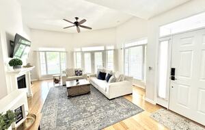 Peaceful Lake of the Ozarks Retreat with Wraparound Porch - Sunrise beach, Missouri
