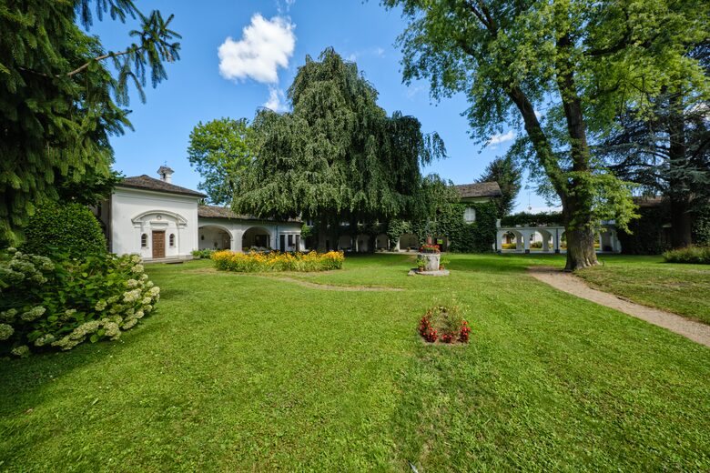 Refined Countryside Estate with Private Chapel - Boves, Italy