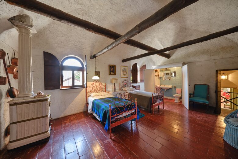 Refined Countryside Estate with Private Chapel - Boves, Italy
