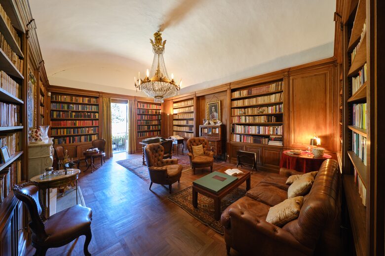 Refined Countryside Estate with Private Chapel - Boves, Italy