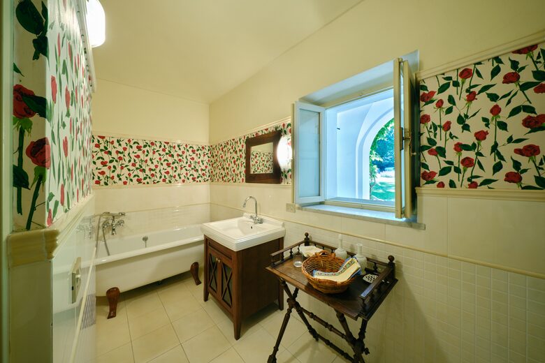 Refined Countryside Estate with Private Chapel - Boves, Italy