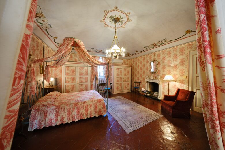 Refined Countryside Estate with Private Chapel - Boves, Italy