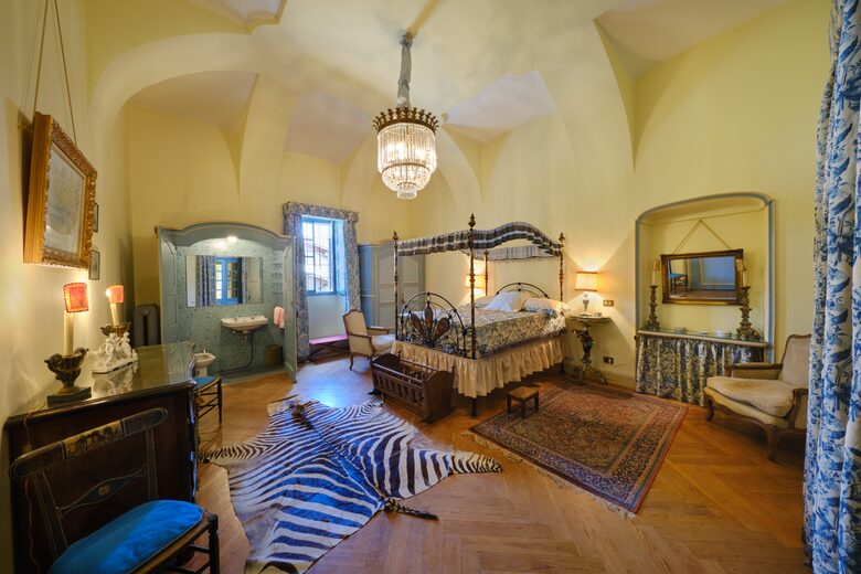 Refined Countryside Estate with Private Chapel - Boves, Italy