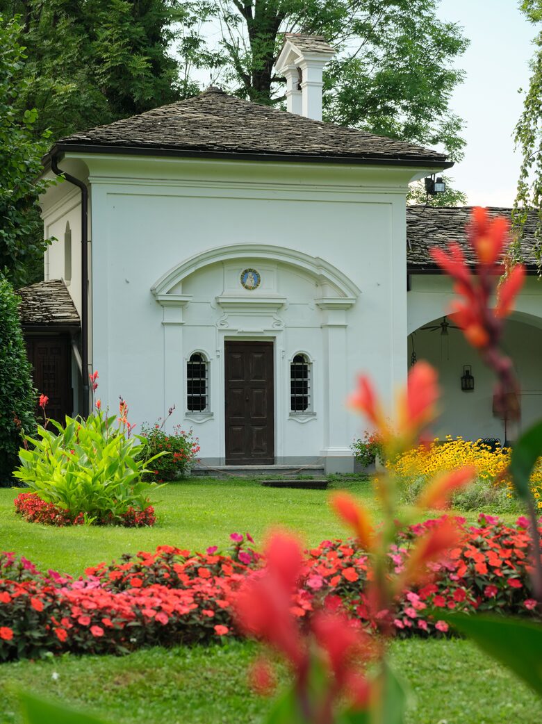 Refined Countryside Estate with Private Chapel - Boves, Italy