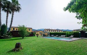 A Ligurian Farmhouse for Garden Living and Coastal Discovery - Castelnuovo Magra, Italy