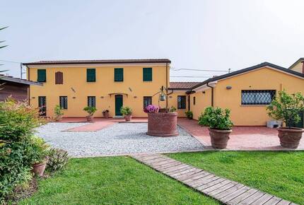 Refined Farmhouse with Private Gardens - Castelnuovo Magra, Italy