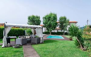 A Ligurian Farmhouse for Garden Living and Coastal Discovery - Castelnuovo Magra, Italy