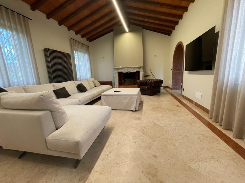 Refined Farmhouse with Private Gardens - Castelnuovo Magra, Italy