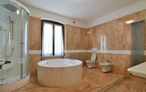 A Ligurian Farmhouse for Garden Living and Coastal Discovery - Castelnuovo Magra, Italy