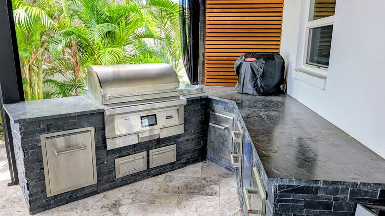 Outdoor Kitchen