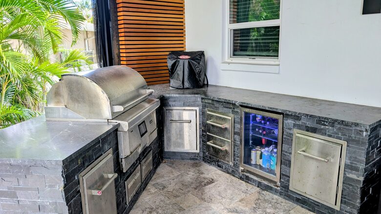 Outdoor Kitchen