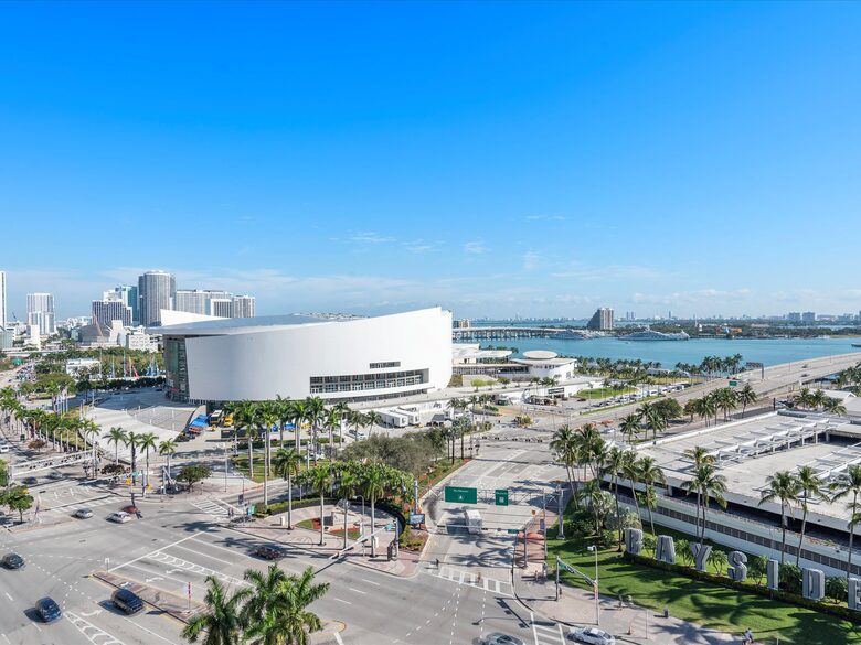 Stylish Miami Apartment with Resort Amenities & Bay Views - Miami, Florida