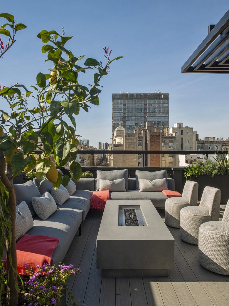 Luxury Urban Retreat Steps from Passeig de Gracia - Barcelona, Spain