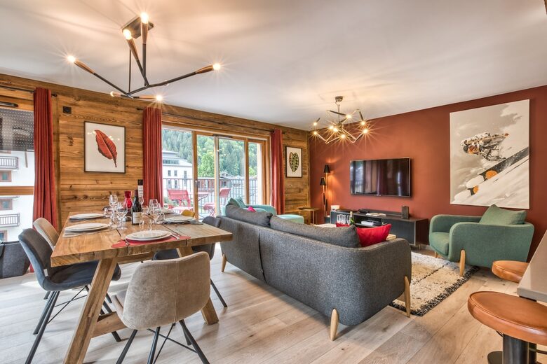 Stylish Chamonix Top-Floor Apartment with Mountain Charm - Chamonix-Mont-Blanc, France
