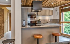 Stylish Chamonix Top-Floor Apartment with Mountain Charm - Chamonix-Mont-Blanc, France