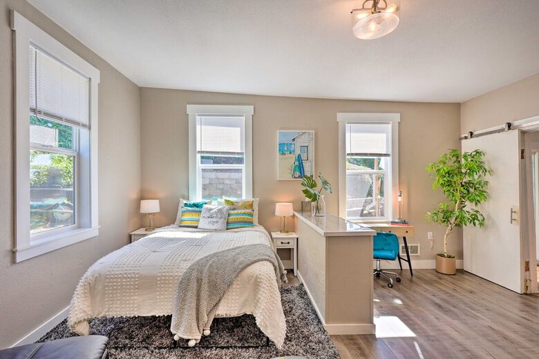 Historic Gig Harbor Waterfront Retreat with Private Beach - Gig Harbor, Washington