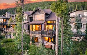 Luxury Villa with Hot Tub & Mountain Views near Winter Park Resort - Winter Park, Colorado
