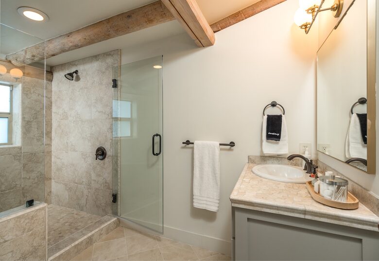 En-suite bathroom