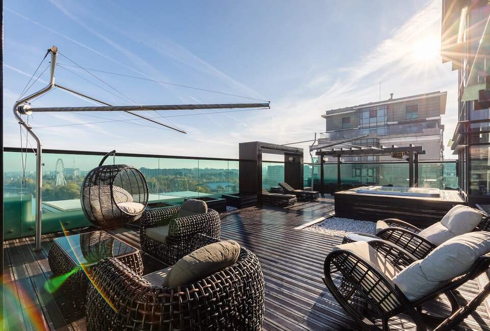 Sophisticated Lake-View Retreat in Bucharest - București, Romania