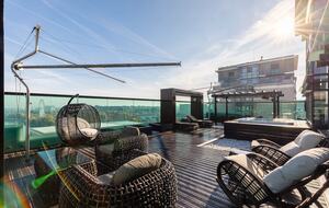 Sophisticated Lake-View Retreat in Bucharest - București, Romania
