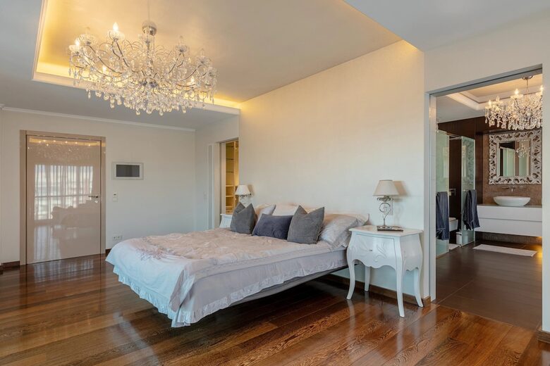 Sophisticated Lake-View Retreat in Bucharest - București, Romania