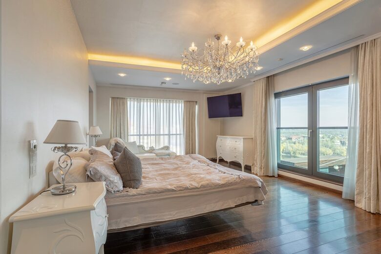 Sophisticated Lake-View Retreat in Bucharest - București, Romania