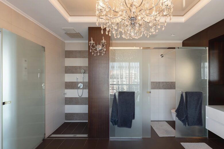 Sophisticated Lake-View Retreat in Bucharest - București, Romania