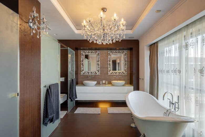 Sophisticated Lake-View Retreat in Bucharest - București, Romania