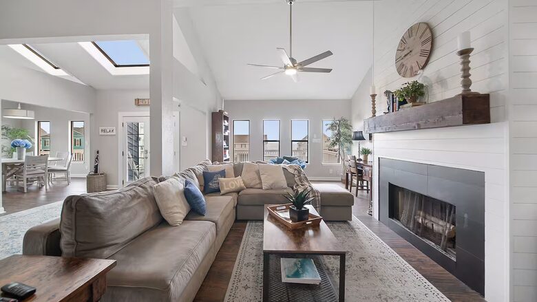 Spacious Galveston Beach House with Ocean Views - Galveston, Texas