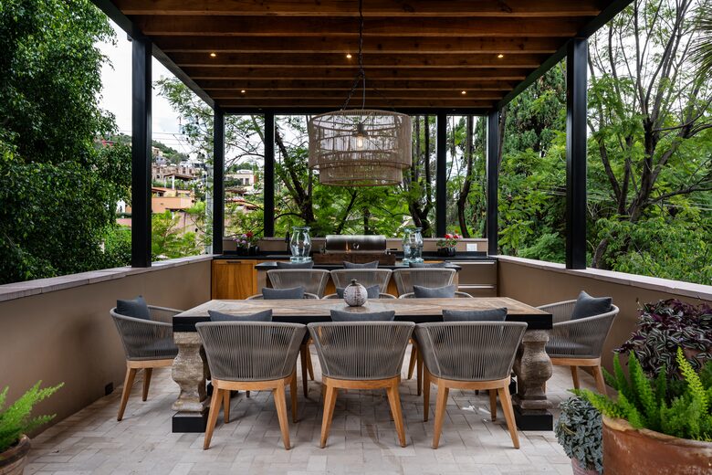 Rooftop Dining area