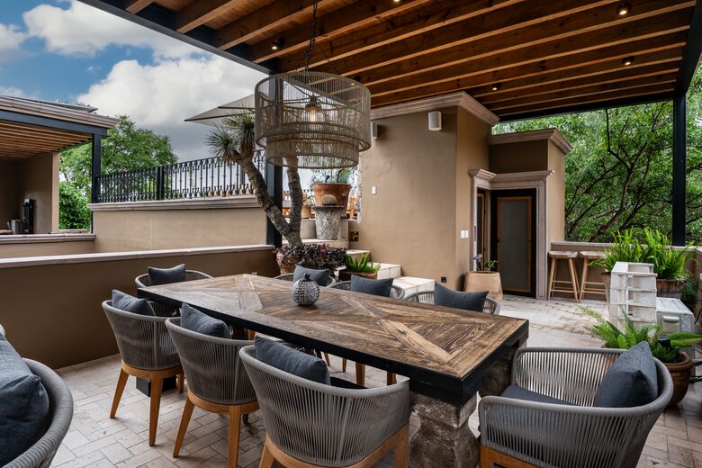 Rooftop Dining area