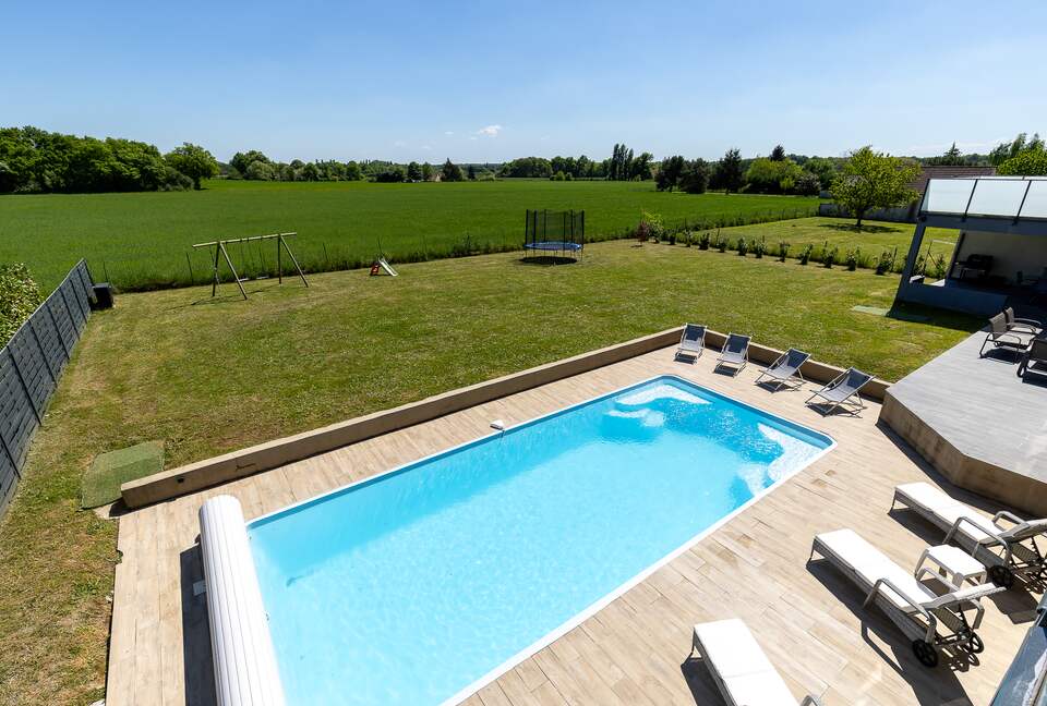Exquisite Estate with Pool, Spa & Private Cinema - Nibelle, France
