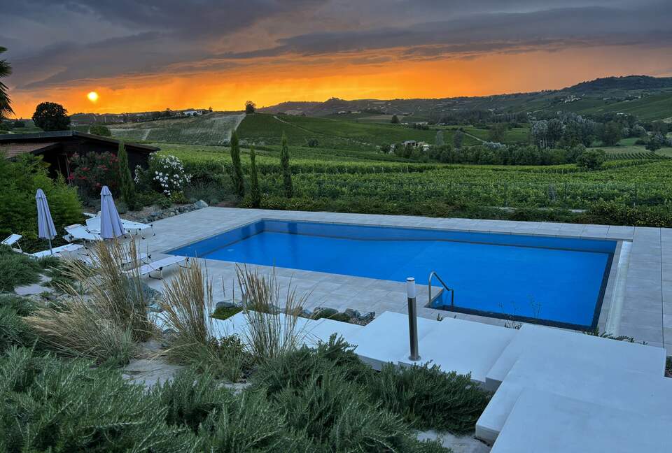Elegant Italian Retreat Surrounded by Vineyards - Piana del Salto, Italy