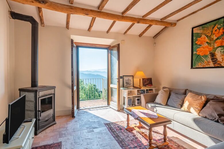 Refined Escape Surrounded by the Tuscan Hills - Coreglia Antelminelli, Italy