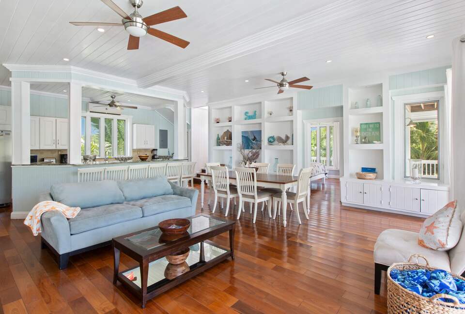 Steps from French Leave Beach | Spacious Luxury in Governor’s Harbour - Governor's Harbour, Bahamas