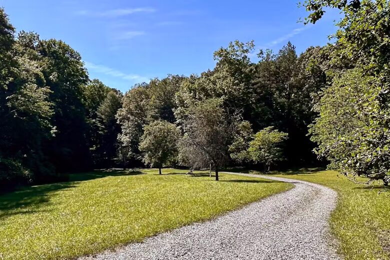 Secluded Blue Ridge Cabin with Hot Tub & Firepit - Blue Ridge, Georgia